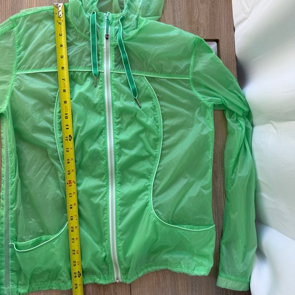 Lululemon Transparent-See Jacket
Fresh Teal / Very Green sz 12 - Picture 12 of 12